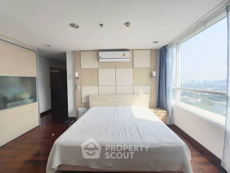 รูป คอนโด 3-ห้องนอน ที่ เออร์บานา หลังสวน คอนโดมิเนียม ใกล้ BTS ราชดำริ (ID 824937) - รูปที่ 4/6