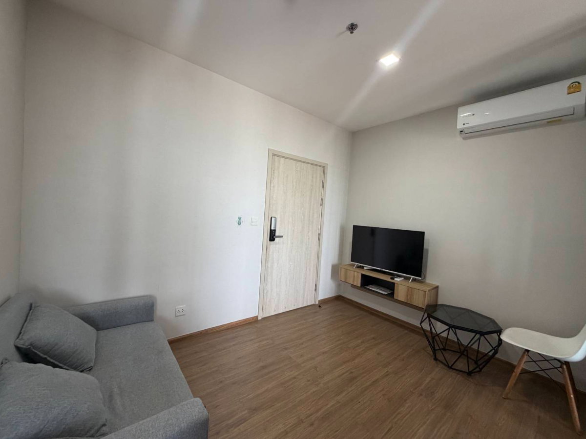 picture Condo For Rent!!Metris Rama9 (Pet Friendly) - 4/6