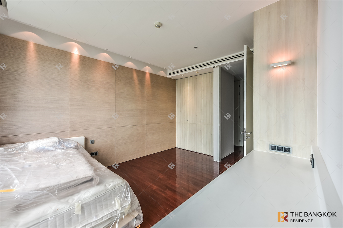 picture Luxury Condo in Central City Location Domus 16,18 near BTS Asok - 6/10