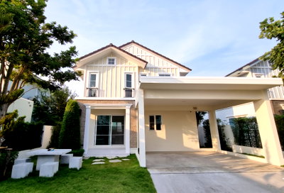 Houses for rent Bang Plee Samut Prakarn : ✨ For Rent: Detached House in Villaggio Srinakarin Project, 3 Bedrooms, 3 Bathrooms, 62 sq.wa, 4 Parking Spaces, Only 45,000 THB 🏡💖