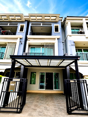 Townhouses for rent Wat Thepleela Pier : Townhome for Rent | Baan Klang Muang Rama 9 – Ramkhamhaeng Fully Furnished | 3 Bedrooms | Near MRT Ramkhamhaeng University | Ready to Move In