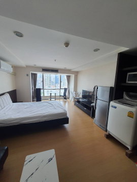 CR801 🏠 Condo The Trendy Sukhumvit Soi 13, next to BTS. Very affordable price for this area.
