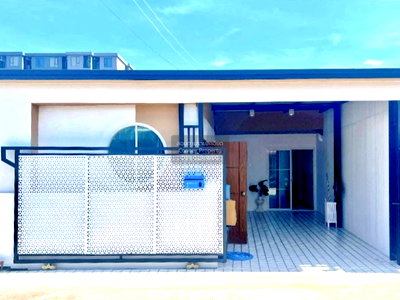 Townhouses for sale Bangkok : For Sale Townhouse/Townhome  , Baan Romsai Villa , Lam Pla Thiw , Lat Krabang , Bangkok , CX-158270 ✅ Live chat with us ADD LINE @connexproperty ✅