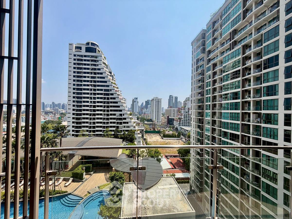 picture 2-BR Condo at Supalai Oriental Sukhumvit 39 near MRT Phetchaburi (ID 2980410) - 1/8