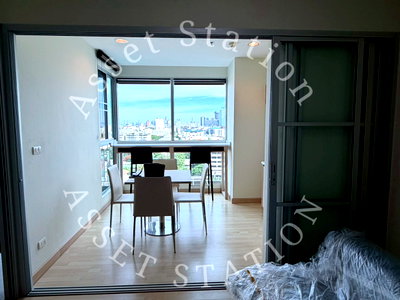 Condos for rent : 🚇 Rhythm Ratchada: A popular condo location near MRT Ratchadaphisek.