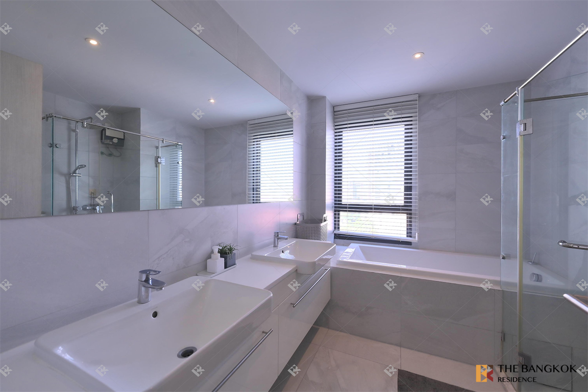 picture Hurry to book!! Unexpected value RHYTHM Ekkamai near BTS Ekkamai - 7/10