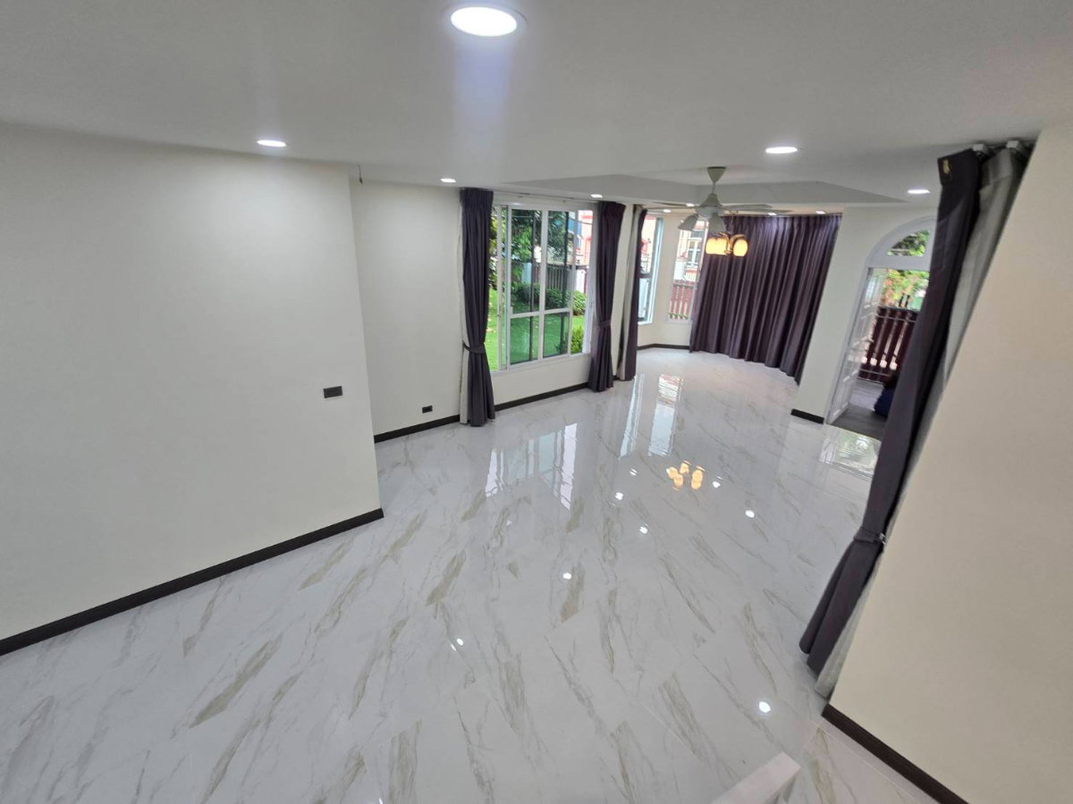รูป บ้านเดี่ยวหลังใหญ่ราคาโดนใจ ขายต่ำกว่าราคาประเมินเป็นล้าน ม.ภัสสร 1 รังสิต คลอง 3 คลองหลวง แต่งพร้อมอยู่ - รูปที่ 43/44