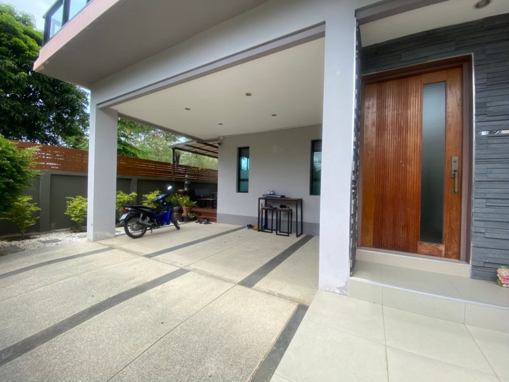 รูป ขาย ทาวน์โฮม บ้านพักตากอากาศ 3 ชั้นซอยหัวหิน 19 ห่างทะเลเพียง 300 เมตร สามารถเดินไปได้ สภาพใหม่มาก ตกแต่งครบ บรรยากาศดี - รูปที่ 2/12