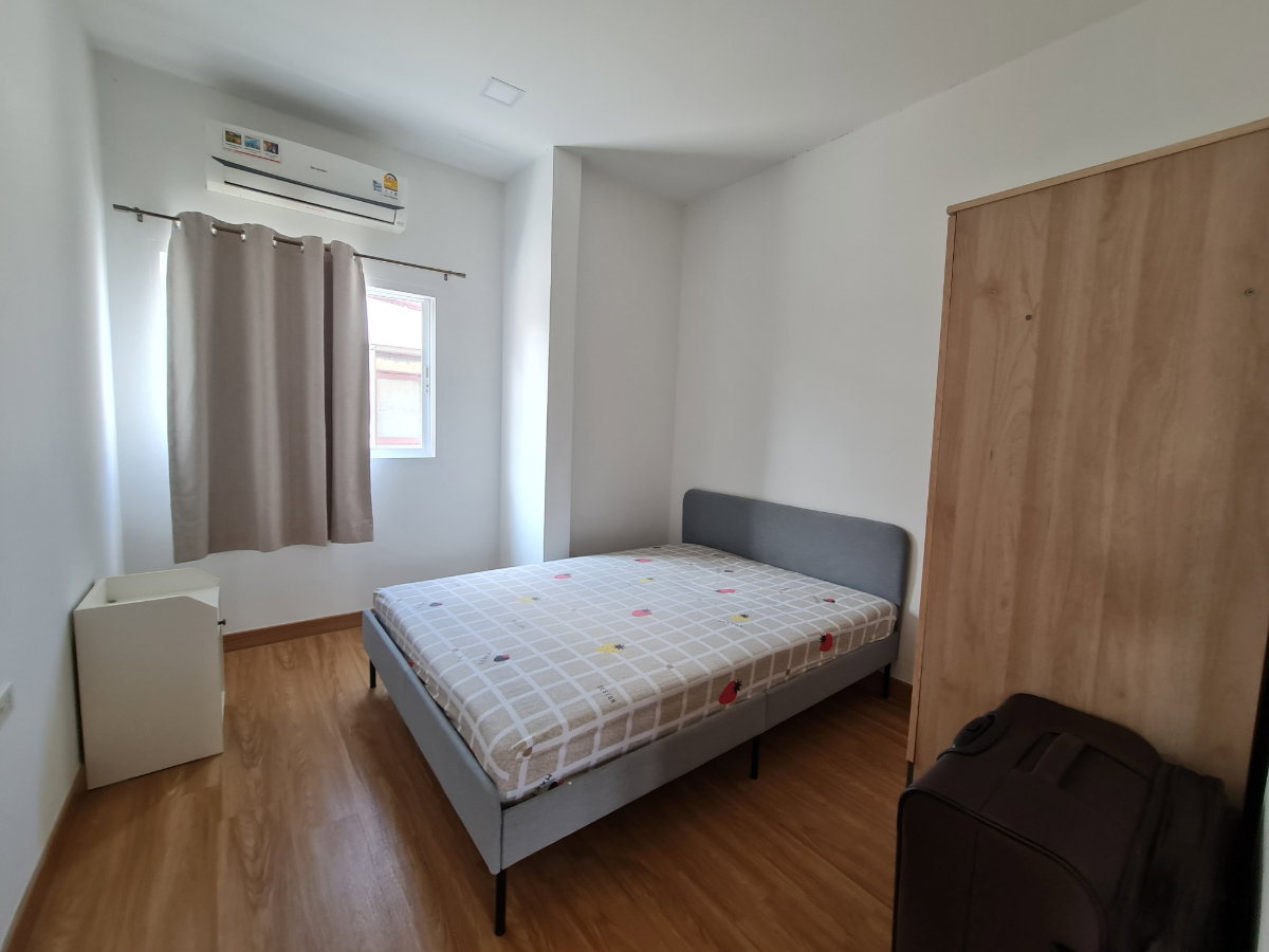 รูป ขายด่วน (จะย้ายไปต่างประเทศ) บ้านสวยพร้อมอยู่ 60 ตรว. Minimal Style by Renos หมู่บ้านเสรี, รามคำแหง, พระราม 9 (Seri Village Ramkhamhaeng - Rama 9) - รูปที่ 4/27