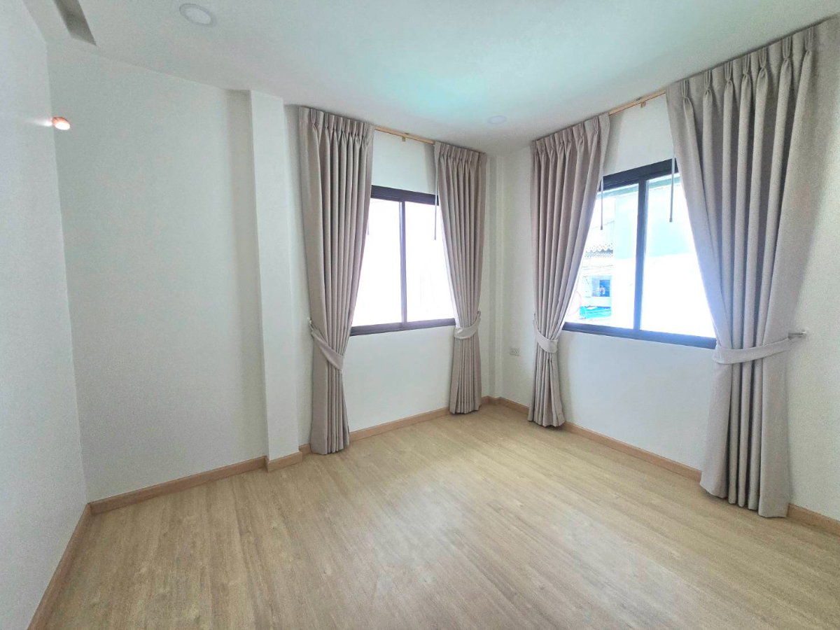 รูป บ้านเดี่ยว ราคาคุ้มค่าใกล้ BTSสะพานใหม่ ม.ชลลดา ถนนพหลโยธิน54/1 แยก4 สายไหม-วัดเกาะ ทำเลค้าขายได้ อยู่นอกโครงการ ตลาด โรงพยาบาล - รูปที่ 37/40