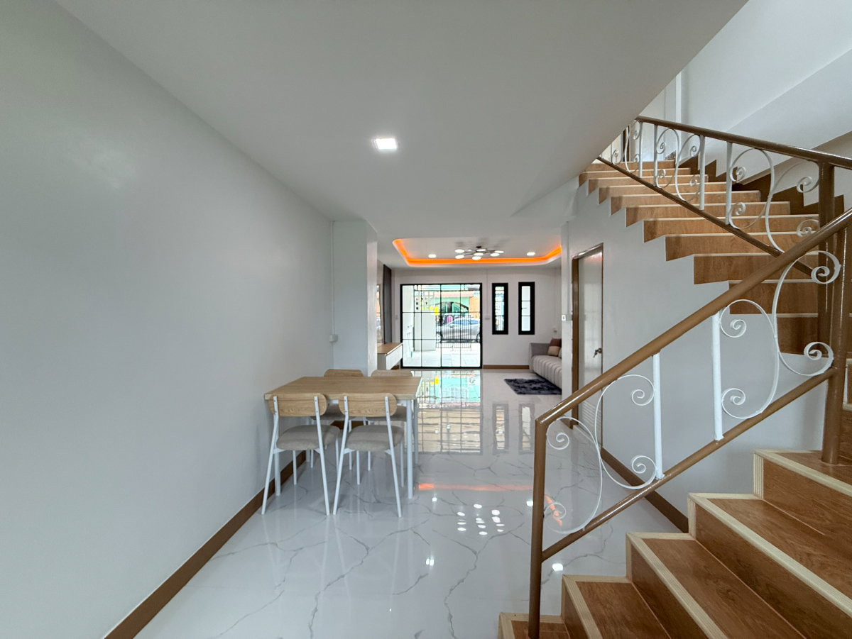 รูป ทาวน์เฮ้าส์ หมู่บ้านปรีชา 9 ตกแต่งใหม่ พร้อมอยู่ มีนบุรี ทำเลดี รามคำแหง186 ใกล้รถไฟฟ้าสายสีส้ม เฟอร์นิเจอร์สวย - รูปที่ 8/18