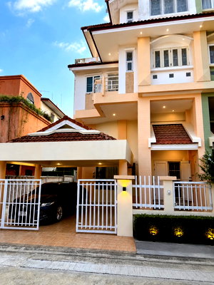 Twin houses for rent : For rent City Park Pattanakarn 38 