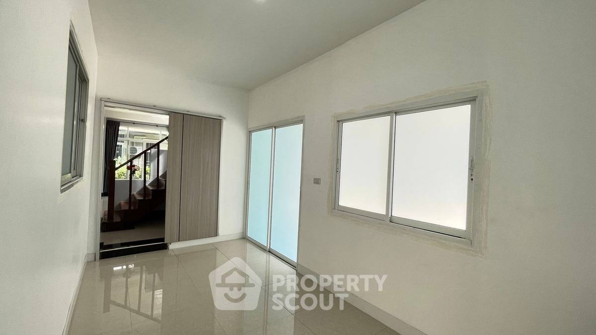 รูป บ้าน 4-ห้องนอน ใน สวนหลวง (ID 2983333) - รูปที่ 11/18
