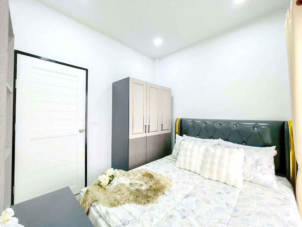รูป 2 Storey Townhome for Sale East Pattaya Fully Furnished - รูปที่ 9/13