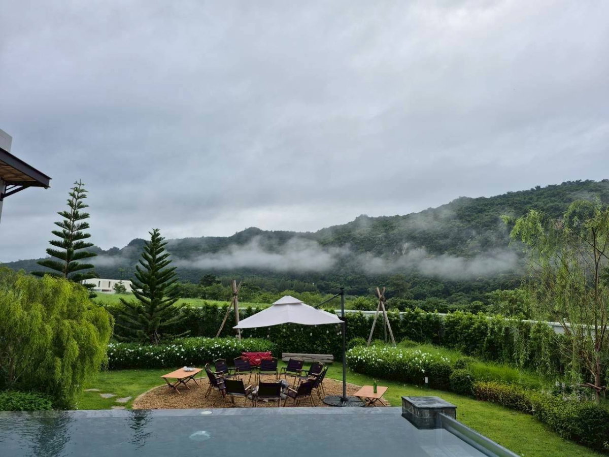 รูป ขายบ้านตากอากาศเขาใหญ่ บ้านพูลวิลล่า เขาวง หนองน้ำแดง วิวเขา360องศา ใกล้ภูเขา วิวสวยชัดมาก ภูเขาเขียวทั้งปี ใกล้ธนะรัชต์ มอเตอร์เวย์M6 แม็คโคร ปากช่อง - รูปที่ 3/17