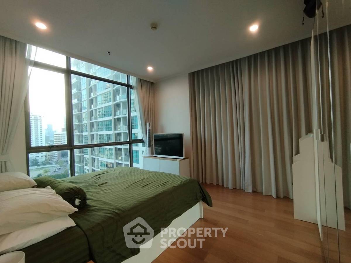 picture 2-BR Condo at Supalai Oriental Sukhumvit 39 near MRT Phetchaburi (ID 2983208) - 1/11