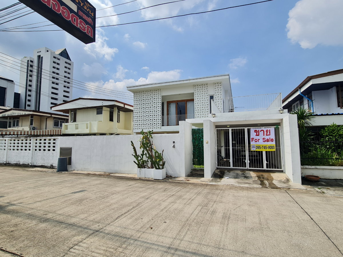 รูป ขายด่วน (จะย้ายไปต่างประเทศ) บ้านสวยพร้อมอยู่ 60 ตรว. Minimal Style by Renos หมู่บ้านเสรี, รามคำแหง, พระราม 9 (Seri Village Ramkhamhaeng - Rama 9) - รูปที่ 3/27