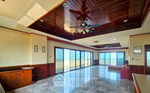 4-BR Condo at Cha-Am Grand Condotel close to Cha-Am Beach (ID 2979255)