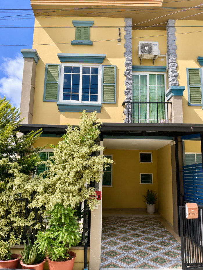 รูป ขายด่วน ทาวน์เฮาส์ 2 ชั้น 17 ตร.ว. หลังริม โครงการ Golden Town พหลโยธิน–ลำลูกกา จ.ปทุมธานี - รูปที่ 1/12