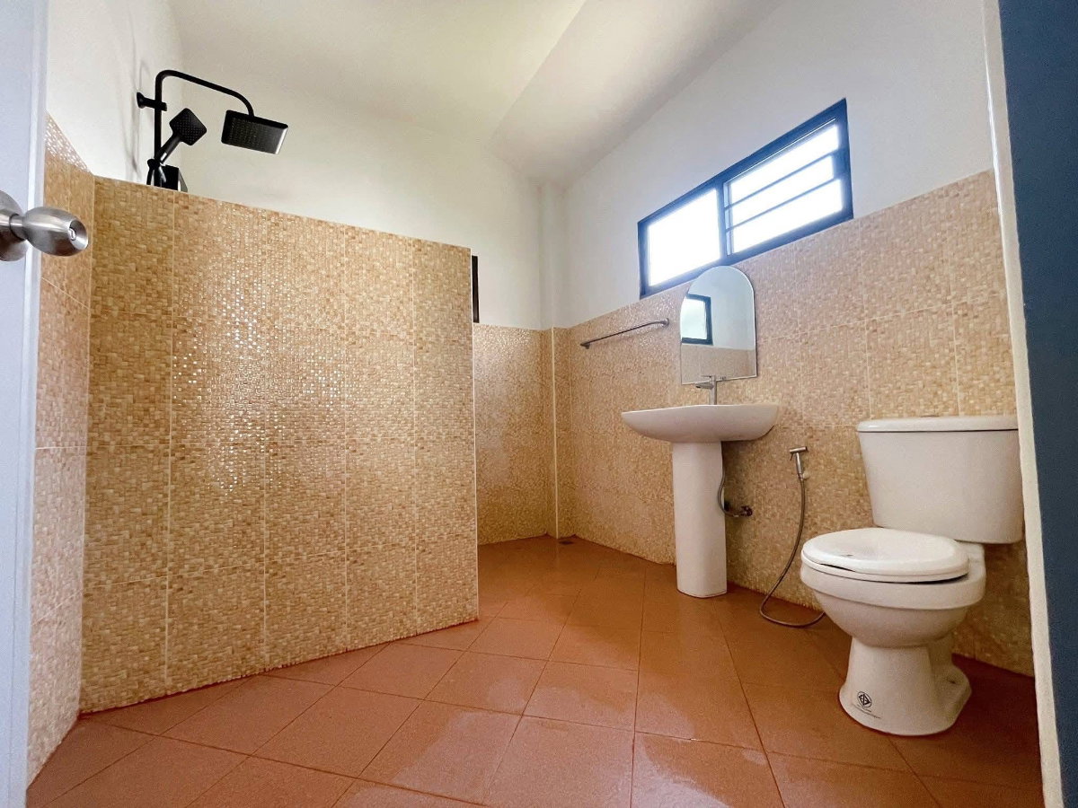 รูป บ้านให้เช่า House for rent. พิกัด หนองผึ้งสารภี. ชั้นเดียวกว้าง 90ตรว. 3ห้องนอน 4ห้องน้ำ - รูปที่ 9/19