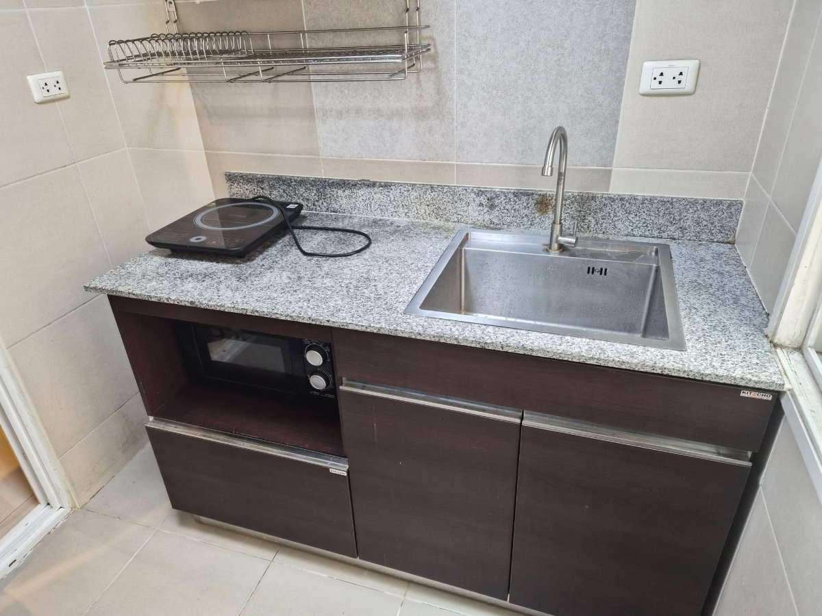 รูป 🔥ขาย Happy Condo Ratchada 18 แฮปปี้ คอนโด รัชดา 18 ทำเลรัชดาภิเษก-สุทธิสาร ✅ พร้อมเฟอร์นิเจอร์และเครื่องใช้ไฟฟ้าครบชุด หิ้วกระเป๋าเข้าอยู่ได้เลย - รูปที่ 8/12