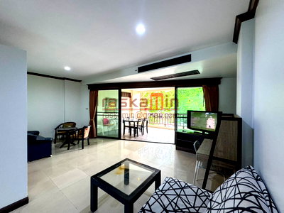 ขายคอนโด :   คอนโดขาย วงศ์อมาตย์ ไพรเวซี่ เรสซิเดนซ์ | 80 ตร.ม. | 3 ล้านบาท 
