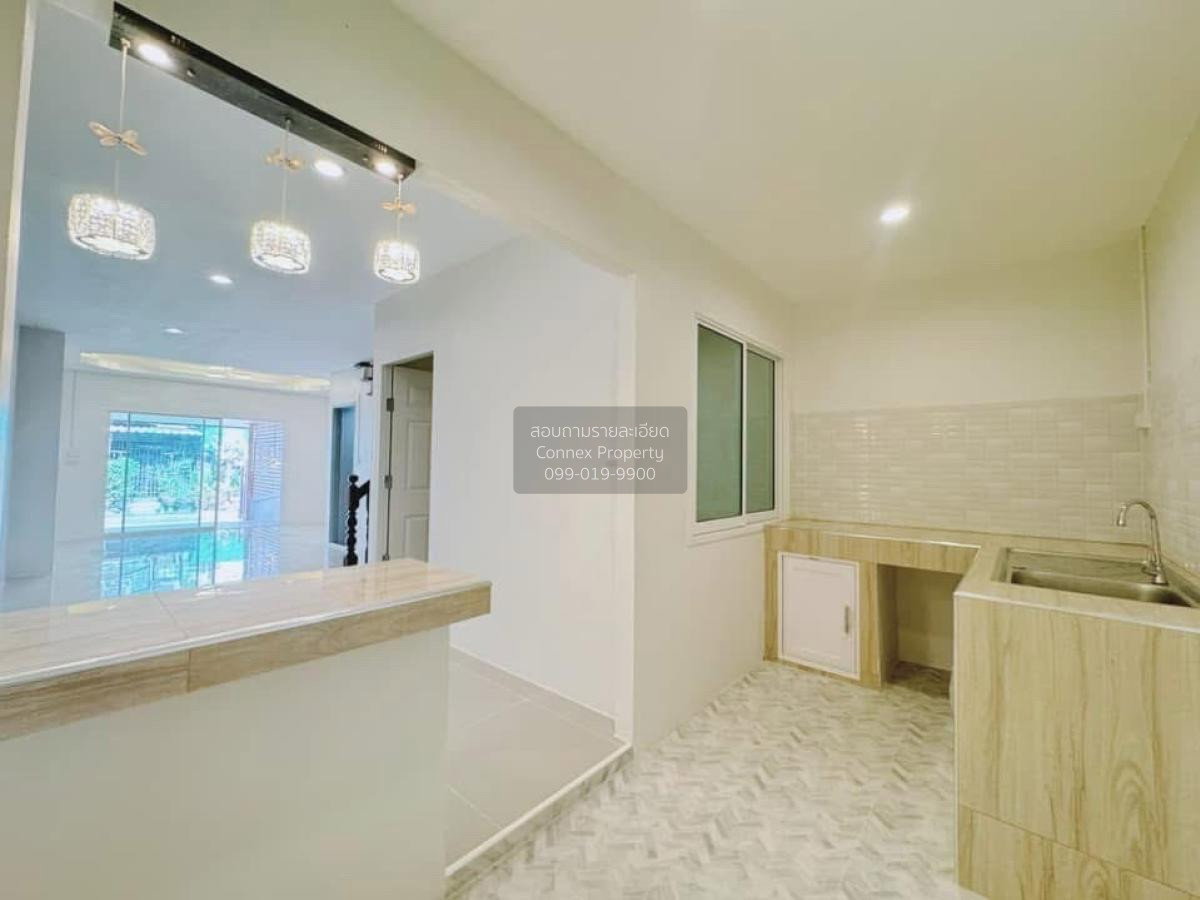 รูป ขายทาวน์เฮ้าส์/ทาวน์โฮม พงษ์ศิริชัย 1 รีโนเวทใหม่ อ้อมน้อย กระทุ่มแบน สมุทรสาคร CX-114706 ✅ ทักไลน์ @connexproperty ตอบทันที ทีมงานมืออาชีพ ✅ - รูปที่ 5/12