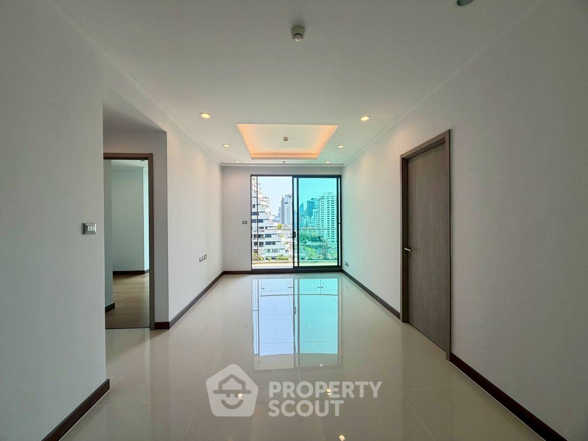 picture 2-BR Condo at Supalai Oriental Sukhumvit 39 near MRT Phetchaburi (ID 2980410) - 4/8
