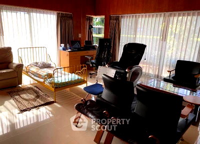 บ้านเดี่ยว รร.เตรียมอุดมศึกษาน้อมเกล้า  : บ้าน 5-ห้องนอน ที่ เพอร์เฟคเพลส รามคำแหง 164 ใน มีนบุรี (ID 2147343)
