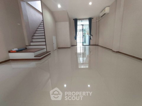 ทาวน์เฮ้าส์ 3-ห้องนอน ที่ เฮ้าส์ 35 แจ้งวัฒนะ ใน คลองเกลือ (ID 2983451)