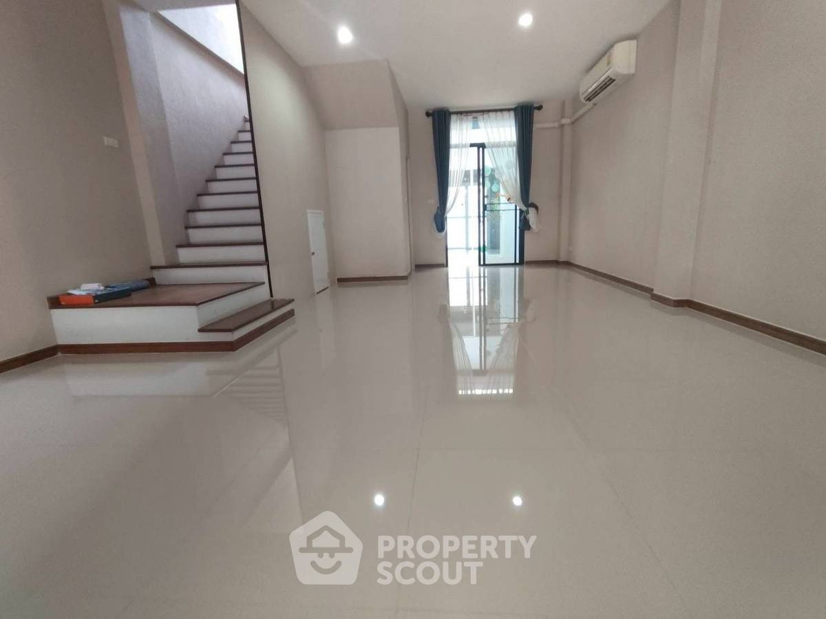 รูป ทาวน์เฮ้าส์ 3-ห้องนอน ที่ เฮ้าส์ 35 แจ้งวัฒนะ ใน คลองเกลือ (ID 2983451) - รูปที่ 1/14