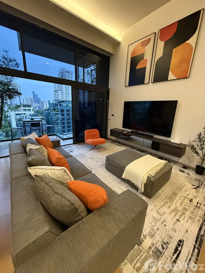picture Amazing Luxury Fully Furnished Duplex BTS Phrom Phong 5575693 - 1/15