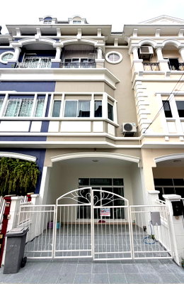 Townhouses for rent Bangkok : ✨ For Rent: 3.5-story Townhome in Euro Nova Onnut-Suvarnabhumi Project, 21 sq.wa, 3 Bedrooms, 4 Bathrooms, Only 22,500 THB 🏡💖