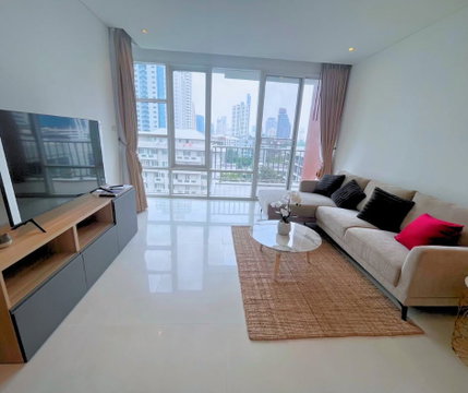 ST643/[For Sale] Fullerton Sukhumvit – Luxury Pet-Friendly Condo on Main Sukhumvit Road