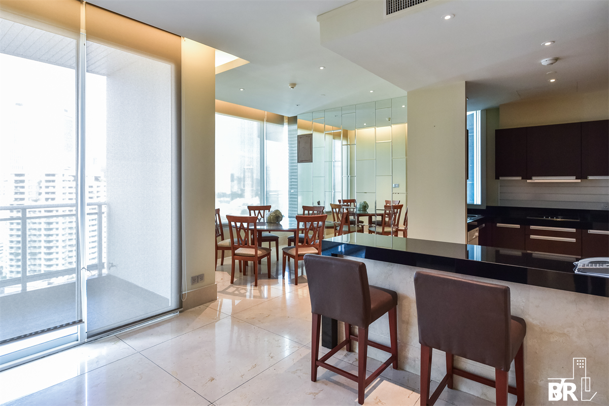 picture Easy Start with a City Dweller Lifestyle The Infinity near BTS Saint Louis - 6/10