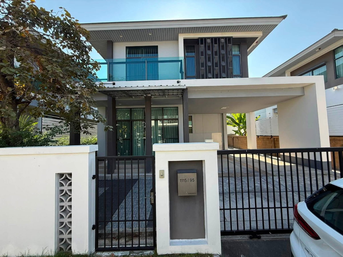 รูป (TT281)บ้านเช่า “โครงการเศรษฐสิริ พัฒนาการ” บ้านเดี่ยว 2 ชั้น Pet Friendly เนื้อที่ 55 ตรง.วา พื้นที่ใช้สอย 180 ตร.ม 4ห้องนอน 3ห้องน้ำ จอดรถได้2คัน - รูปที่ 1/18