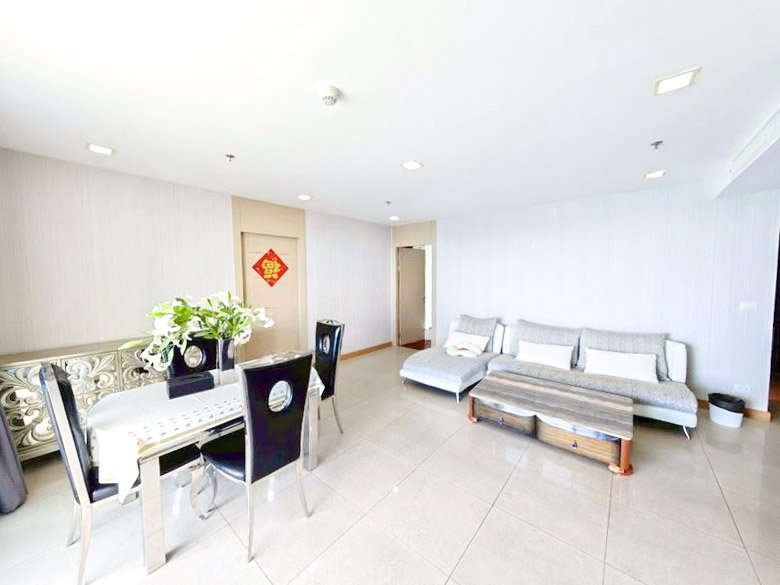 รูป The Palm Wongamat Beach Pattaya Sea View Condo for Sale - รูปที่ 2/11