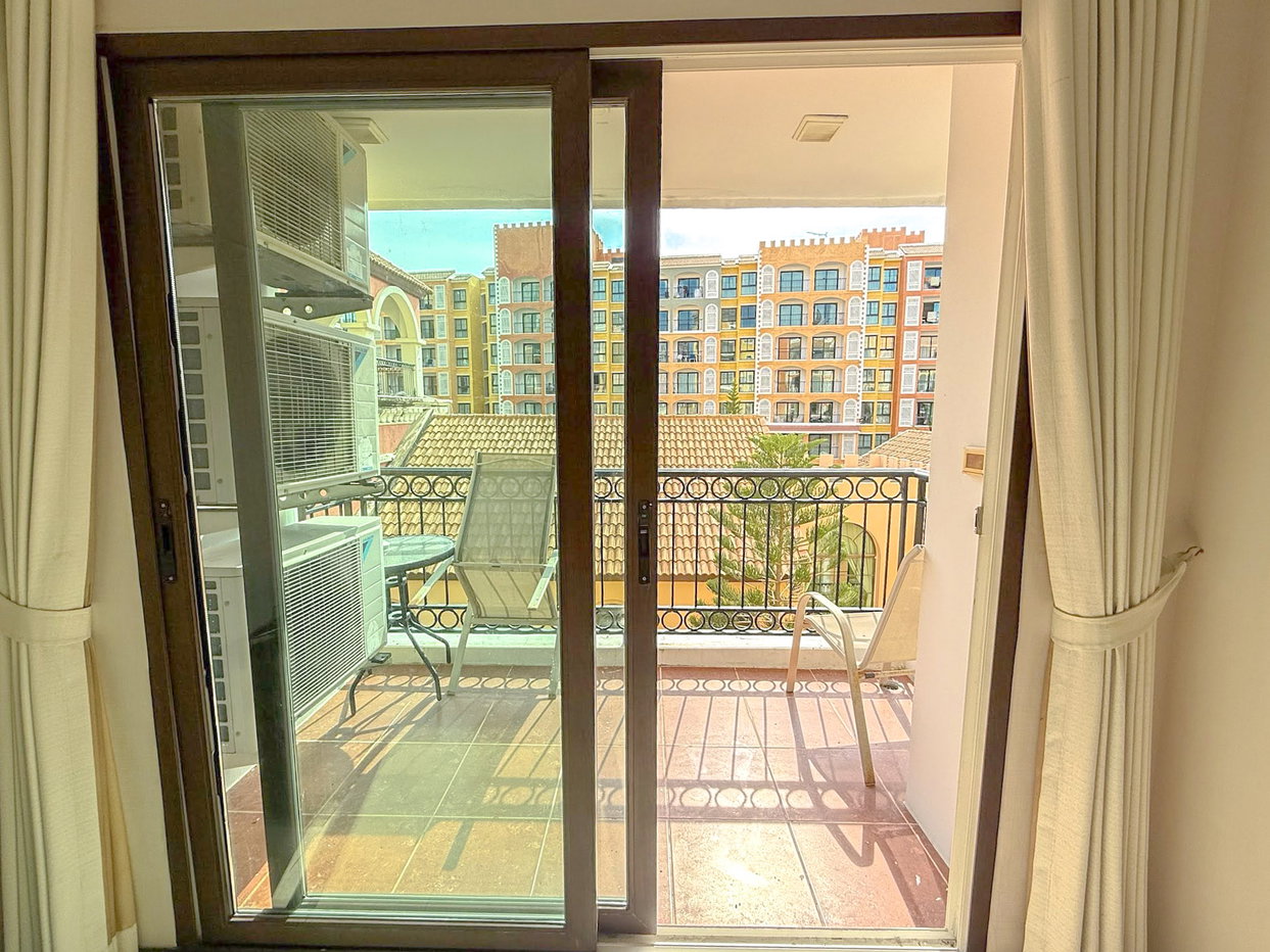 รูป Venetian Signature Condo Resort Pattaya for Rent Pool View - รูปที่ 9/11