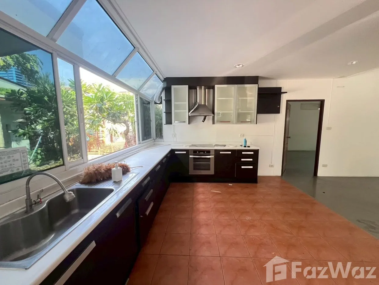 รูป บ้านเดี่ยวให้เช่า 4 ห้องนอน ใน คลองตันเหนือ, กรุงเทพมหานคร 6449339 - รูปที่ 2/5
