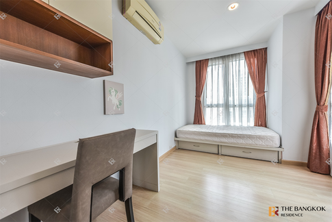 Book quickly before the room is gone!! Life@Sathorn 10 near BTS Saint Louis