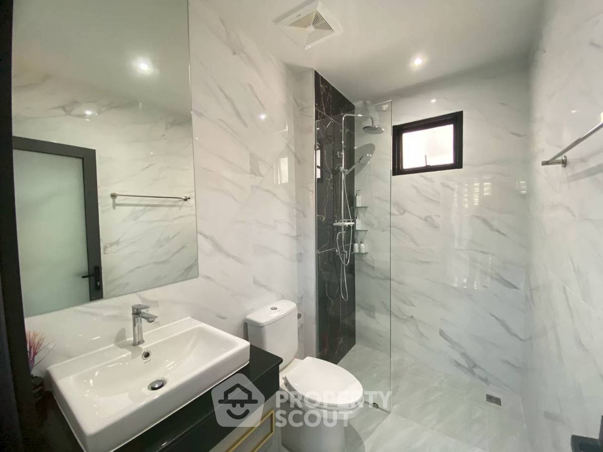 รูป วิลล่า 3-ห้องนอน ใกล้ เมืองพัทยา (ID 2980002) - รูปที่ 13/16