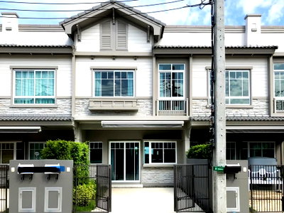 Townhouses for rent : 🏡🏡🏡indy 3 bangna km7🏡🏡🏡🏡