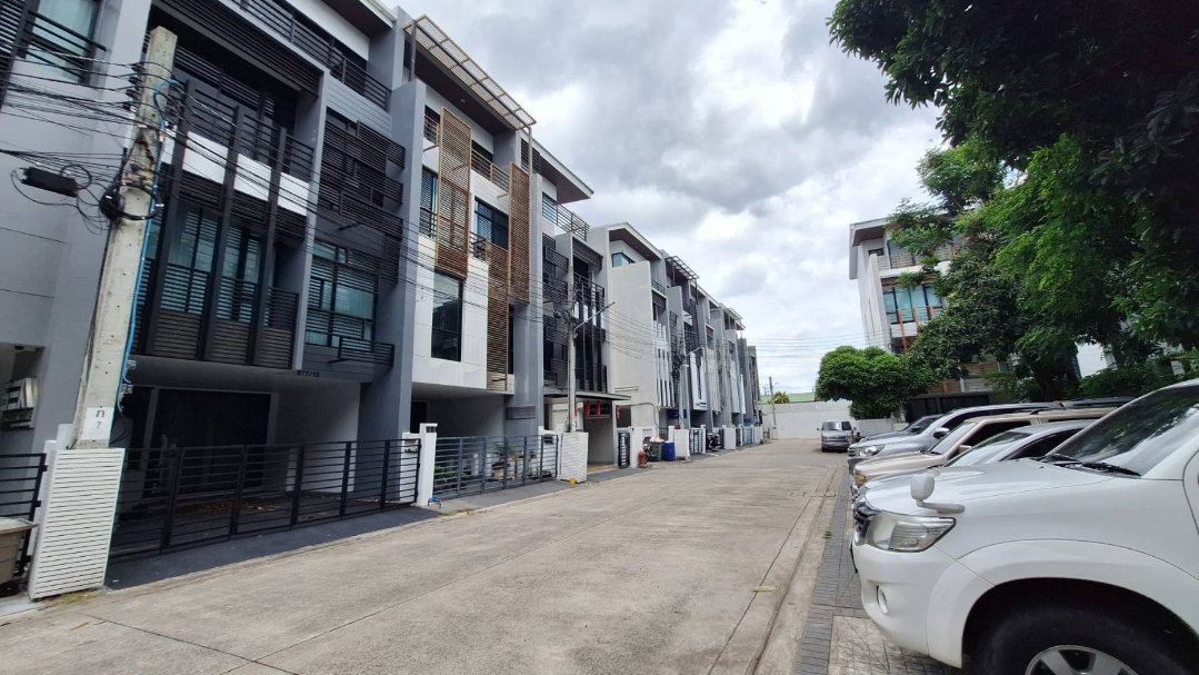 picture For Rent: 4-Storey Home Office at Nirvana@Work Rama 9 Ramkhamhaeng - 3/23