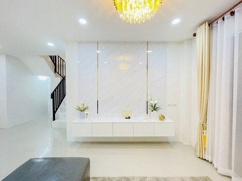 2-Storey Townhome for Sale East Pattaya Fully Furnished