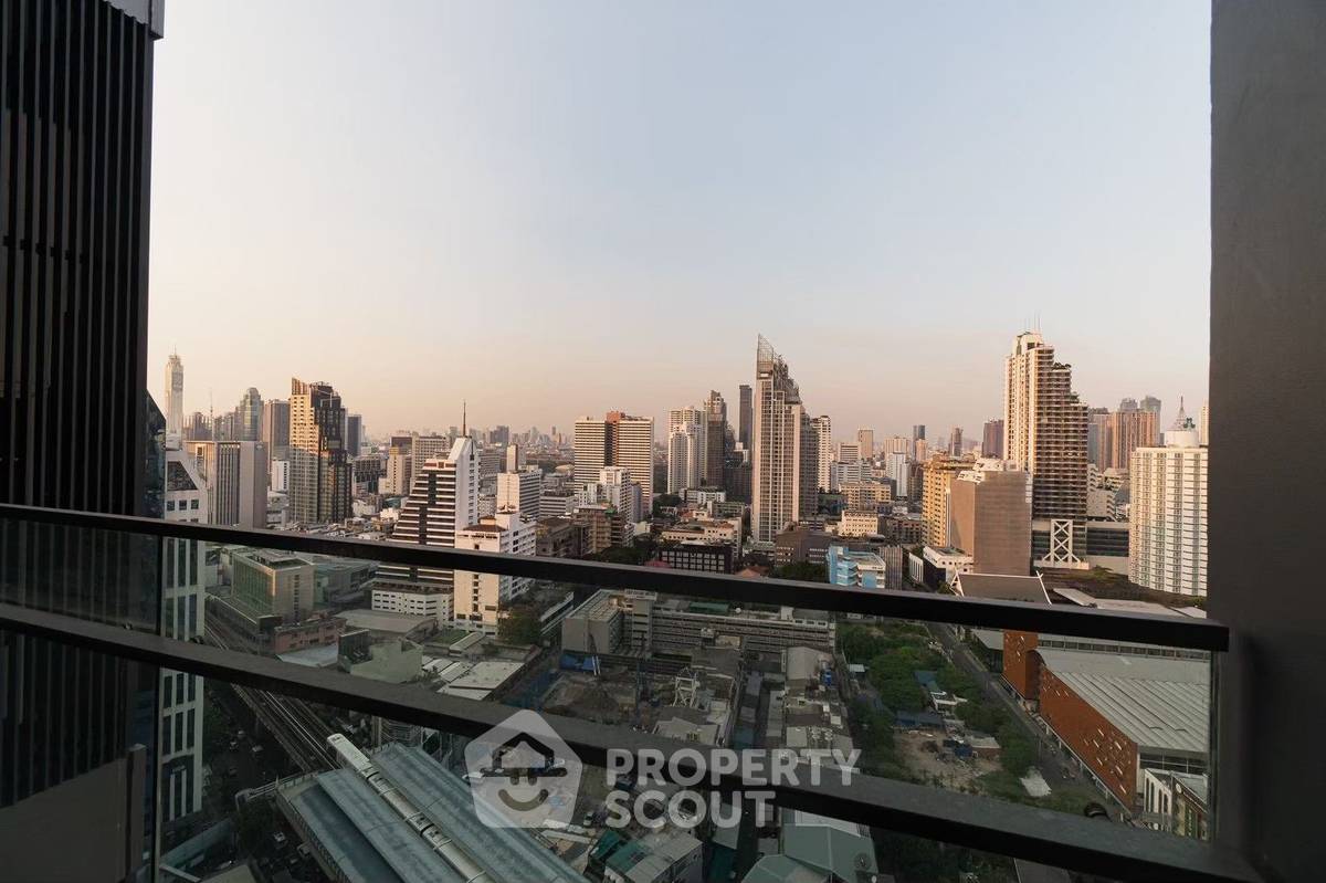 รูป คอนโด 2-ห้องนอน ที่ คิว วัน สุขุมวิท ใกล้ BTS นานา (ID 2981055) - รูปที่ 3/36