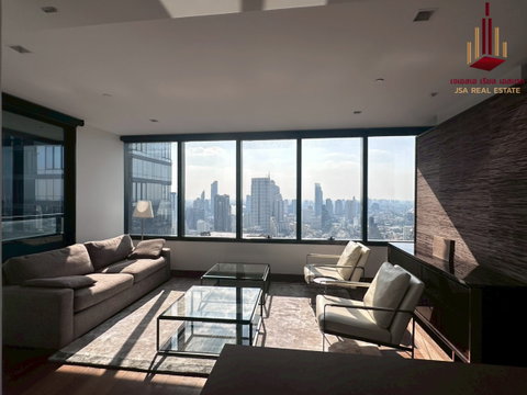 ✨ For Rent: M Silom Condo ✨  💰 Only 140,000 THB/month
