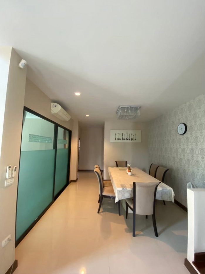 รูป ขาย ทาวน์โฮม บ้านพักตากอากาศ 3 ชั้นซอยหัวหิน 19 ห่างทะเลเพียง 300 เมตร สามารถเดินไปได้ สภาพใหม่มาก ตกแต่งครบ บรรยากาศดี - รูปที่ 8/12