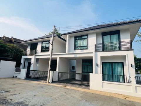 Brand-New Semi-Detached House for Rent Near Kad Farang, Hang Dong, Chiang Mai