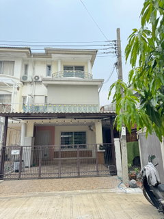 รูปภาพ 3-story townhome for rent in Supalai Ville Ekkamai-Ramintra.