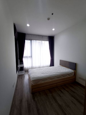 Condos for rent : 25,000 ideo mobi asoke MRT Phetburi  contact line:katk03